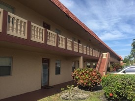 9272 SW 3rd St, Unit 410 in Boca Raton, FL - Building Photo