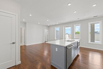 267 Old Colony Ave in Boston, MA - Building Photo - Building Photo