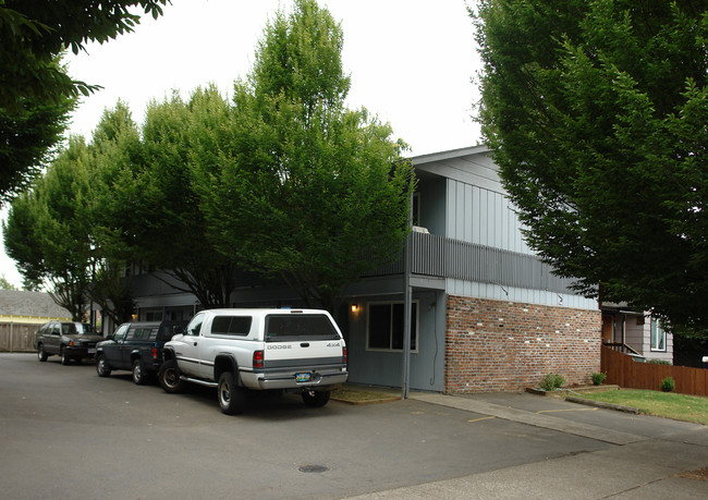 Spring Vista Apartments in Springfield, OR - Foto de edificio - Building Photo