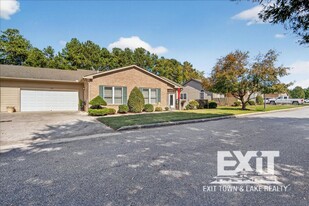 238 Beaver Creek Dr in South Hill, VA - Building Photo