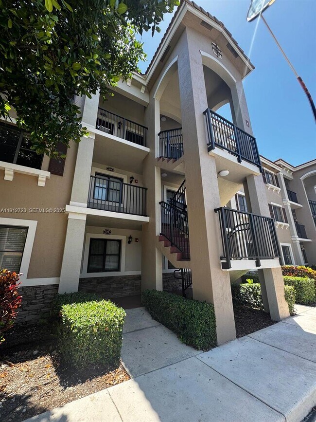 22621 SW 88th Pl in Cutler Bay, FL - Building Photo - Building Photo