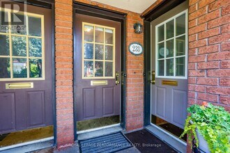 233 Mart Cir in Ottawa, ON - Building Photo - Building Photo