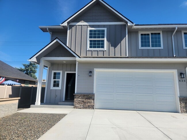 property at 625 S 83rd Ave