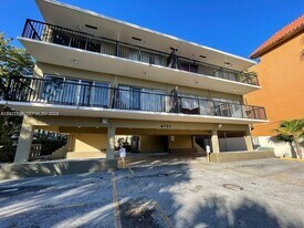 4271 NW 11th St in Miami, FL - Building Photo
