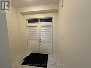 70 Fruitful Cres in Whitby, ON - Building Photo - Building Photo