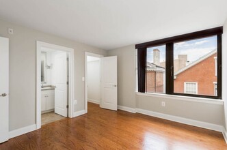 127 N 4th St, Unit 403 in Philadelphia, PA - Building Photo - Building Photo