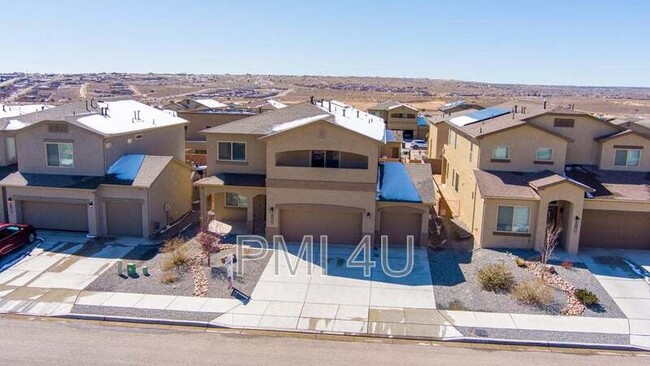 1161 Fascination St NE in Rio Rancho, NM - Foto de edificio - Building Photo