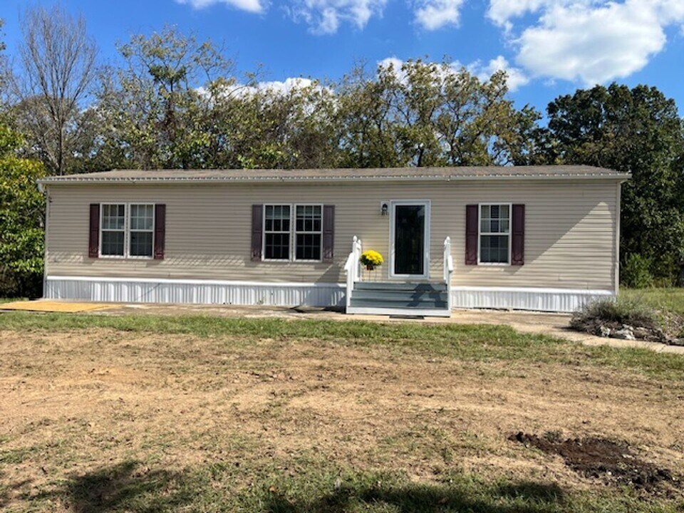 72 Henry Harris Ln in Troy, MO - Building Photo
