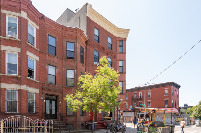 38 Somers St in Brooklyn, NY - Building Photo - Building Photo