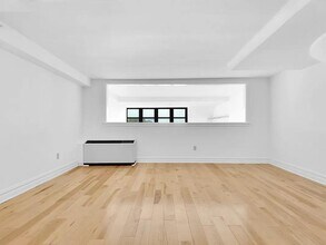 19-19 24th Ave in Astoria, NY - Building Photo - Building Photo