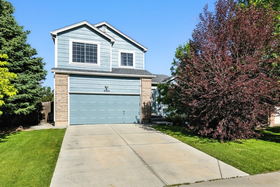 5551 S Yakima St in Aurora, CO - Building Photo