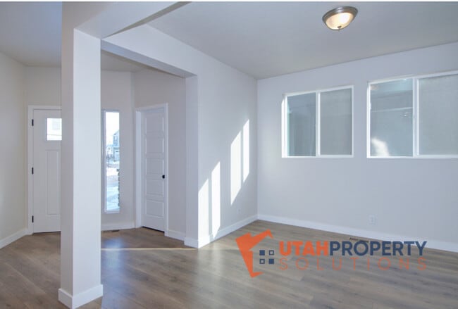 4693 Daisy Ln in Cedar Hills, UT - Building Photo - Building Photo