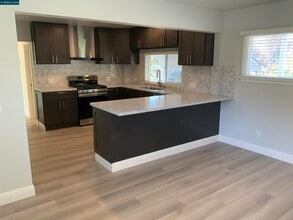 2680 Appian Way in Pinole, CA - Building Photo - Building Photo