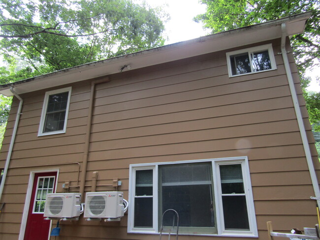 944 E Main St in Stanley, VA - Building Photo - Building Photo