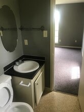 135 York Dr in Jackson, MS - Foto de edificio - Building Photo