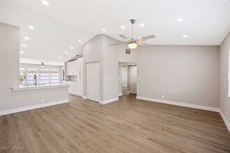707 Neapolitan Way in Naples, FL - Building Photo - Building Photo