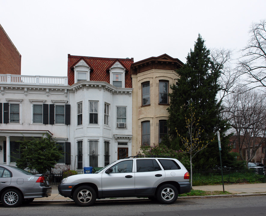 418 Seward Sq SE in Washington, DC - Building Photo