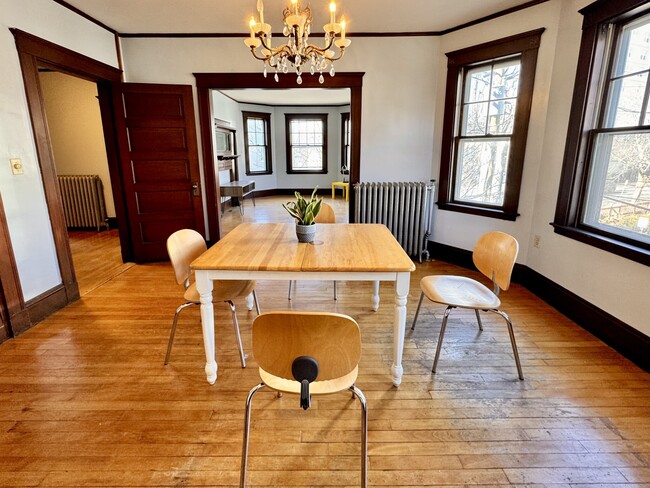 28 Putnam Ave, Unit 2