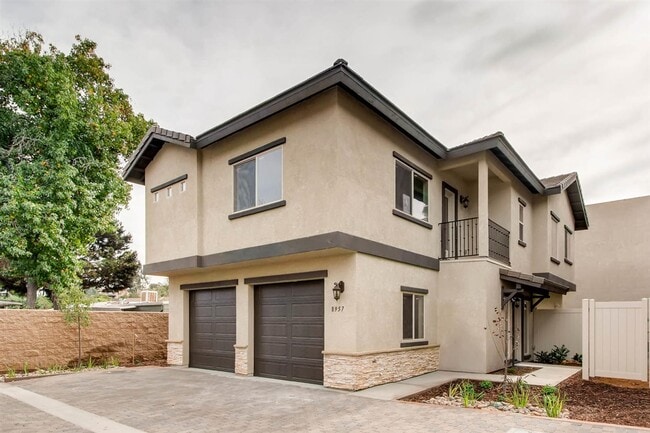8957 N Magnolia Ave