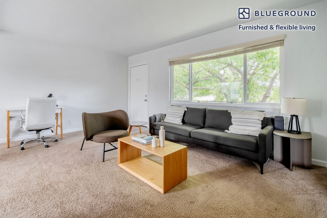 245 Bush St, Unit FL2-ID1722 in Mountain View, CA - Building Photo