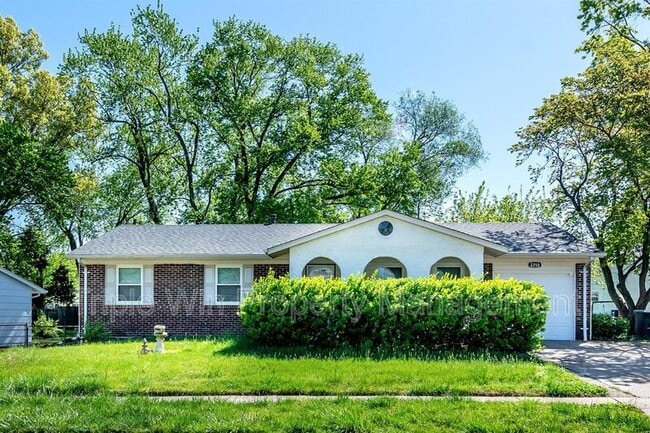 property at 2250 Spoonwood Dr
