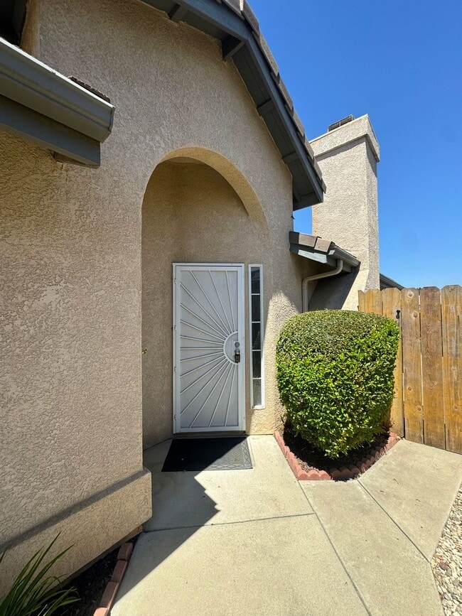223 Riverside Ct in Santa Maria, CA - Building Photo - Building Photo