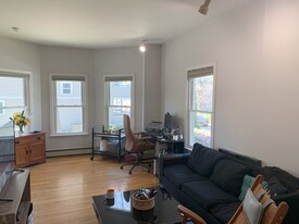 294 Chestnut Ave, Unit #1 in Boston, MA - Building Photo