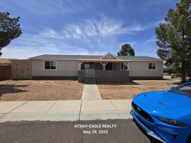 property at 853 Sandpiper Dr