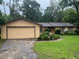 2061 SE 38th St in Ocala, FL - Building Photo