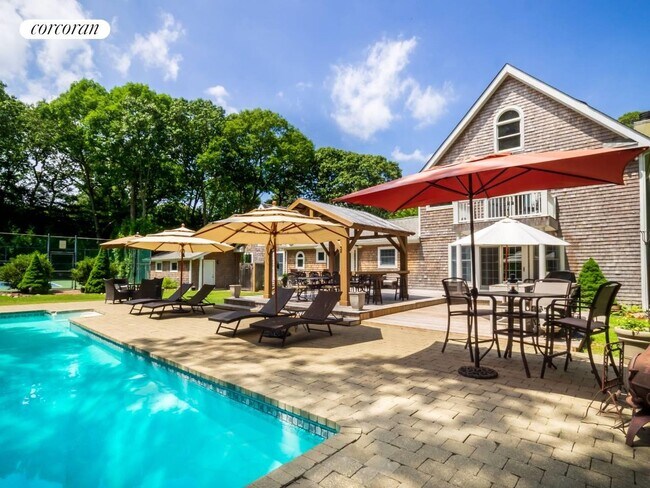 property at 1532 Noyack Rd