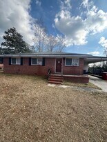 1808 Sussex Dr in Macon, GA - Building Photo