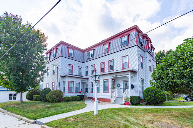 5 Travers St in Gardner, MA - Building Photo - Building Photo