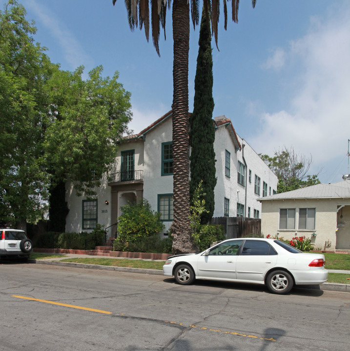 3615 W Clark Ave in Burbank, CA - Foto de edificio