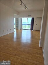 5300 Holmes Run Pkwy in Alexandria, VA - Building Photo - Building Photo