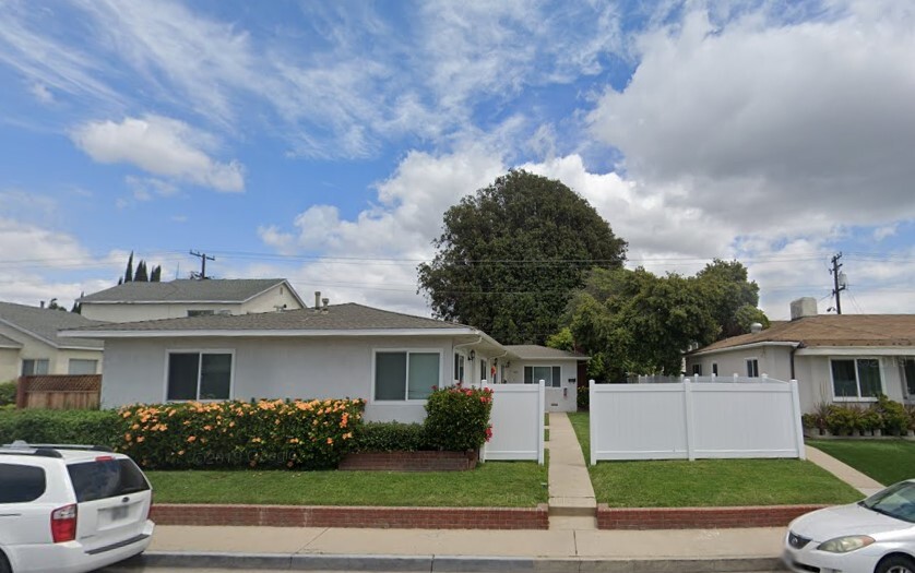 4406 N Lakewood Blvd in Long Beach, CA - Building Photo