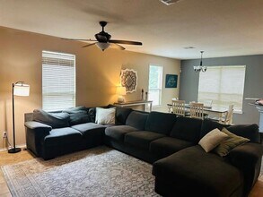1121 Hyde Park Dr in Round Rock, TX - Building Photo - Building Photo