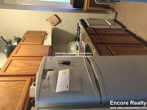 17-19 Washington St. Unit 309 in Malden, MA - Foto de edificio - Building Photo