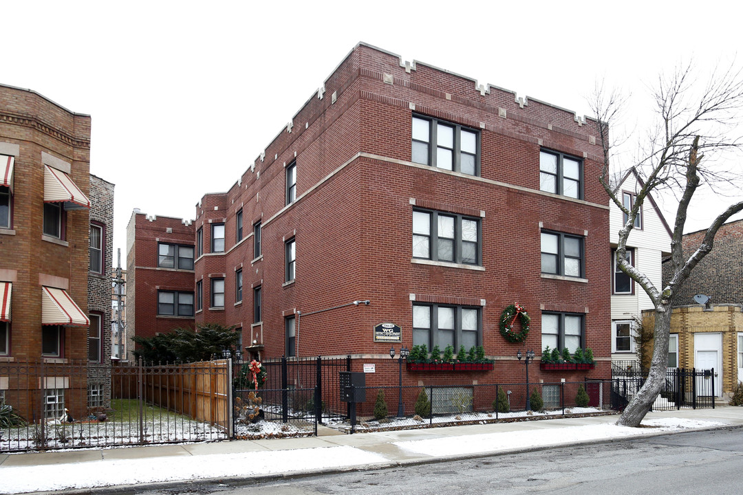 3064-3066 E 79th St in Chicago, IL - Foto de edificio