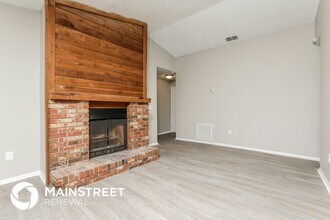 105 Whispering Pines Ct in Sanford, FL - Building Photo - Building Photo