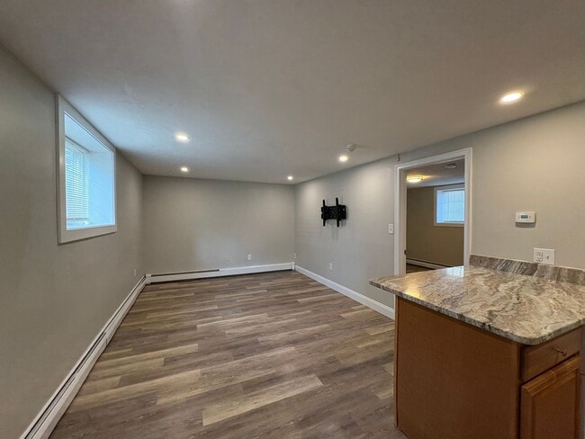 62 Cabot in Beverly, MA - Foto de edificio - Building Photo