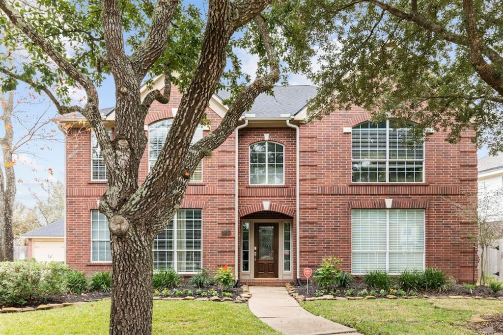 20215 Water Dance Ct in Cypress, TX - Foto de edificio