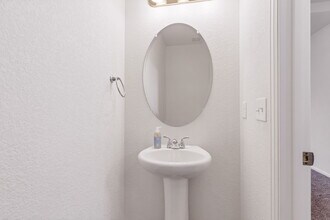 10827 Ventura Ct in Commerce City, CO - Building Photo - Building Photo