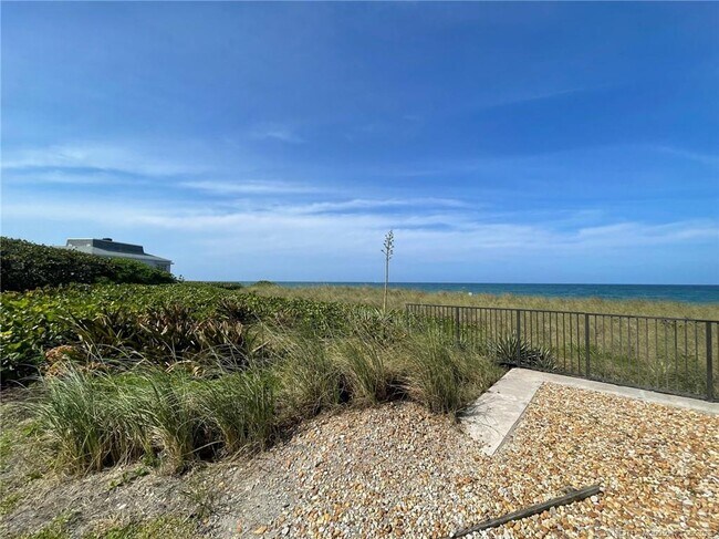 1357 NE Ocean Blvd in Stuart, FL - Building Photo - Building Photo