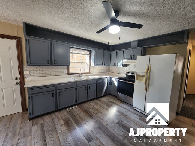 property at 1013 S Sherman Ave