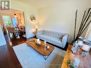 372 Roehampton Ave in Toronto, ON - Building Photo - Building Photo