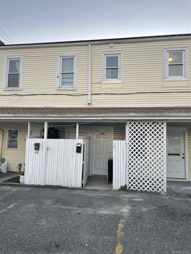 property at 61 Larkfield Rd