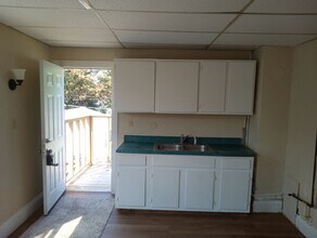 135 Everett St, Unit Upper in Toledo, OH - Foto de edificio - Building Photo