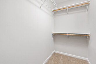 2010 W Pierce Apartments in Chicago, IL - Building Photo - Interior Photo