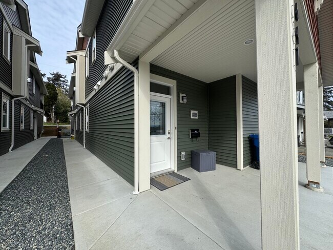 641 Lambert Ave in Nanaimo, BC - Building Photo - Building Photo