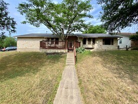 7210 Smokey Hill Rd in Austin, TX - Building Photo